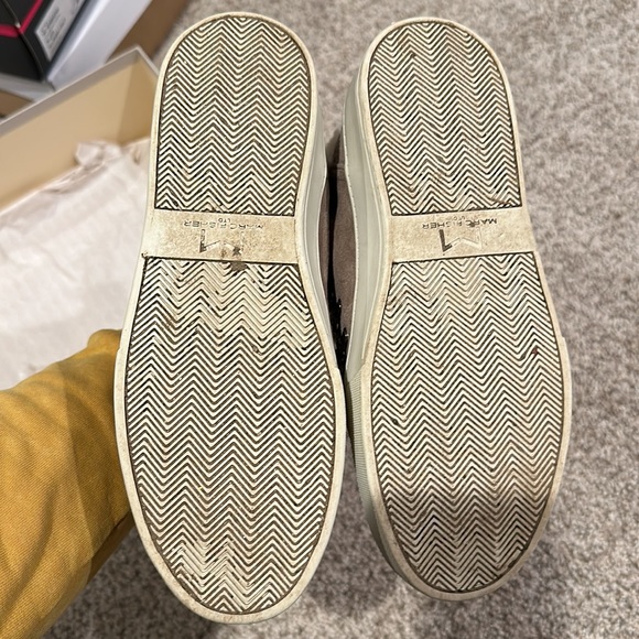 Marc Fisher Misana sneaker. - Picture 3 of 4